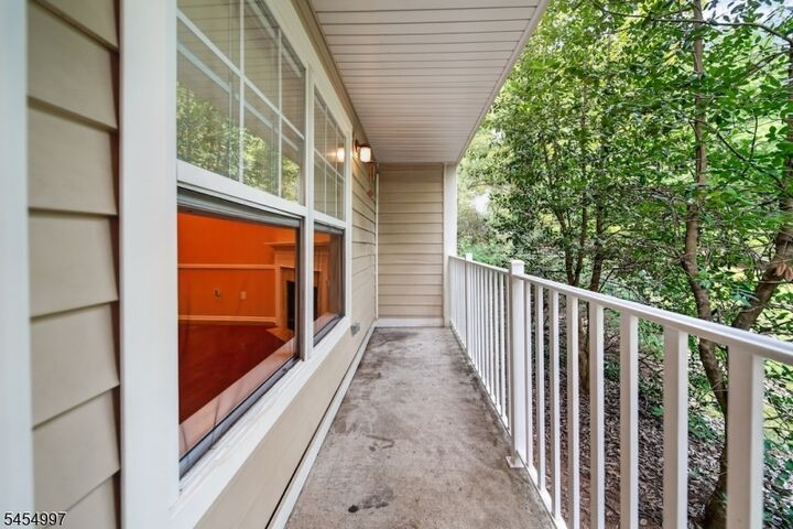 Property Photo:  4 Springholm Drive Ondo  NJ 07922 