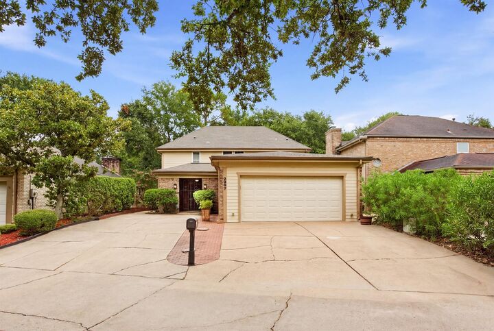 Property Photo: 2807 Quail Hollow Drive TX 77459