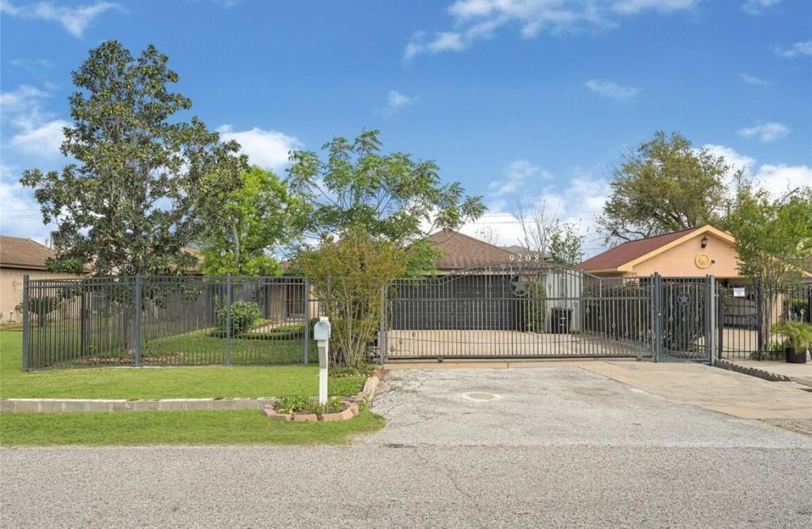 Property Photo:  9208 Carousel Lane  TX 77080 