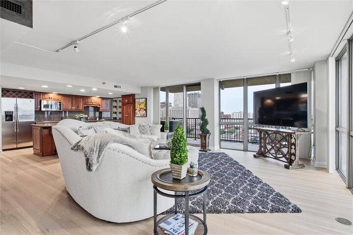 Property Photo:  600 E Admiral #1408 Boulevard 1408  MO 64106 
