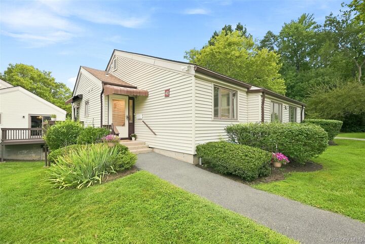 Property Photo:  43 Jefferson Oval A  NY 10598 