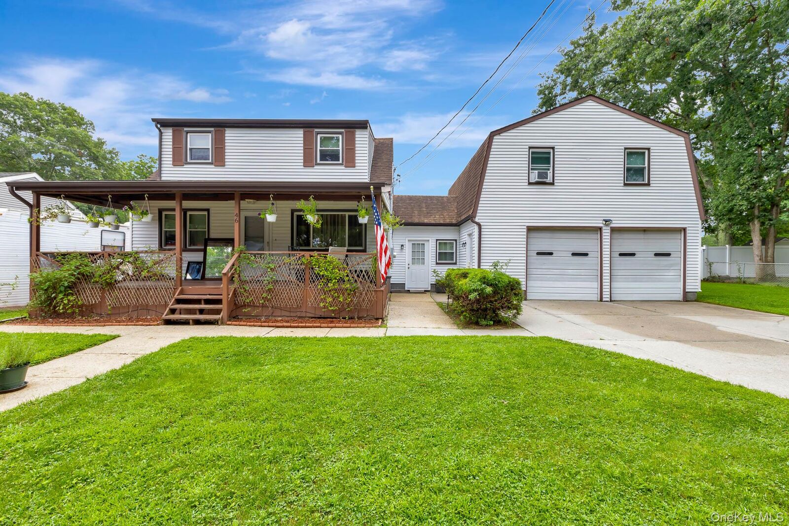 Property Photo:  46 Pentmoor Drive  NY 11950 