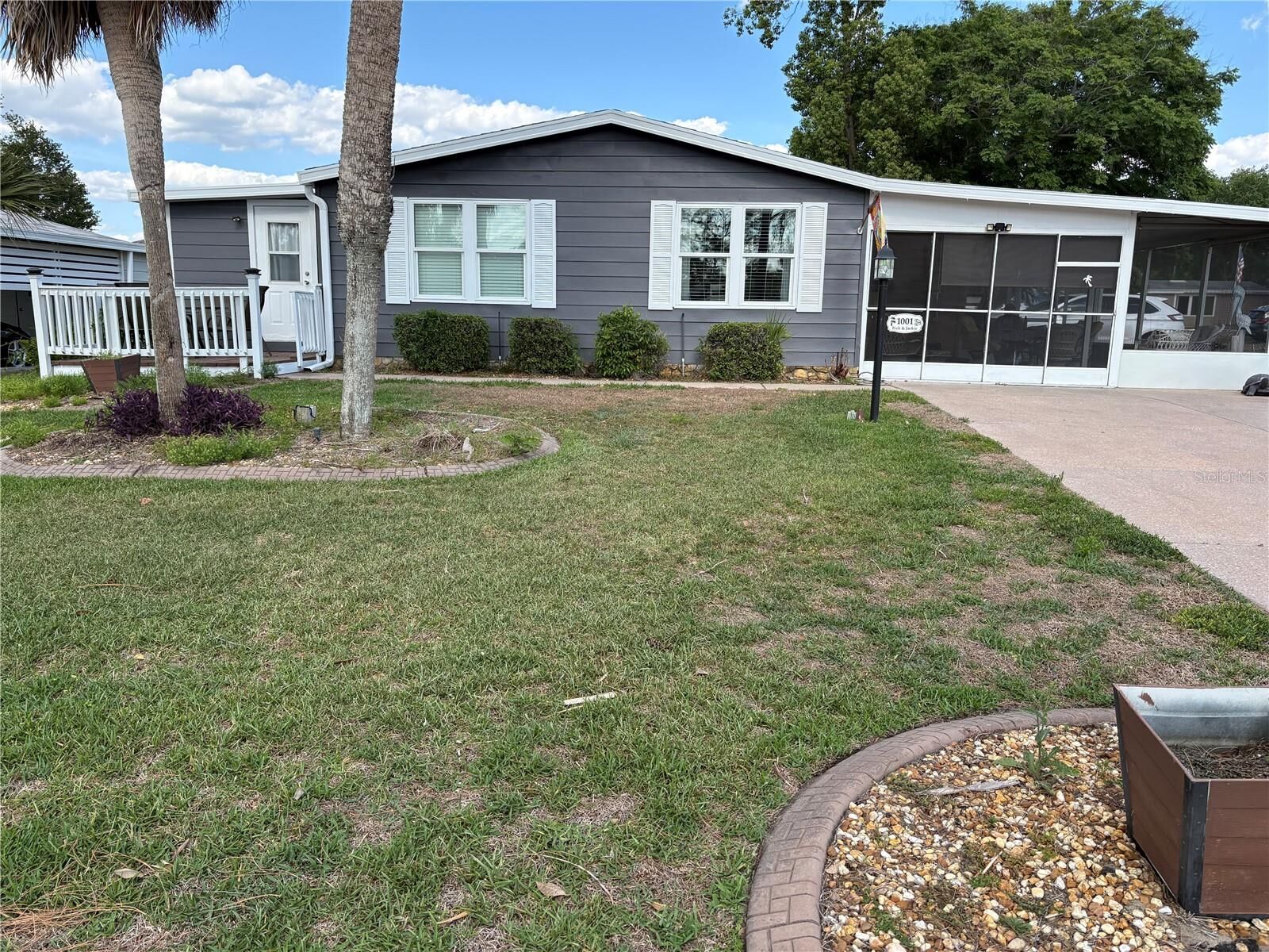 Property Photo:  1001 Matthew Avenue  FL 32159 