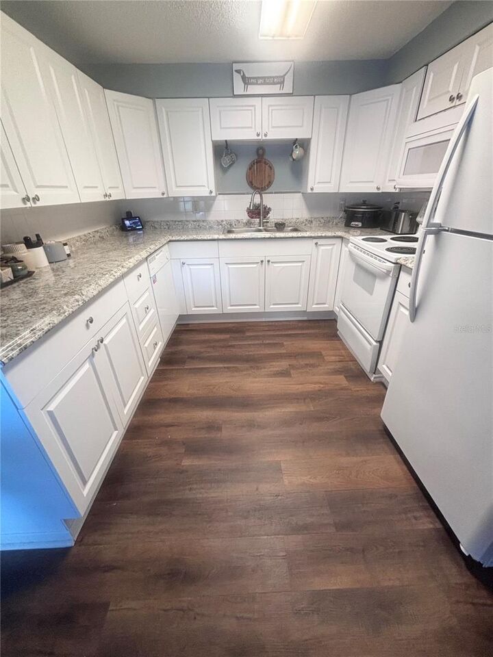 Property Photo: 4824 8th Street FL 33542