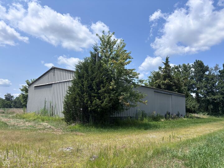 Property Photo: 4436 E County Road 1050 N IN 47850