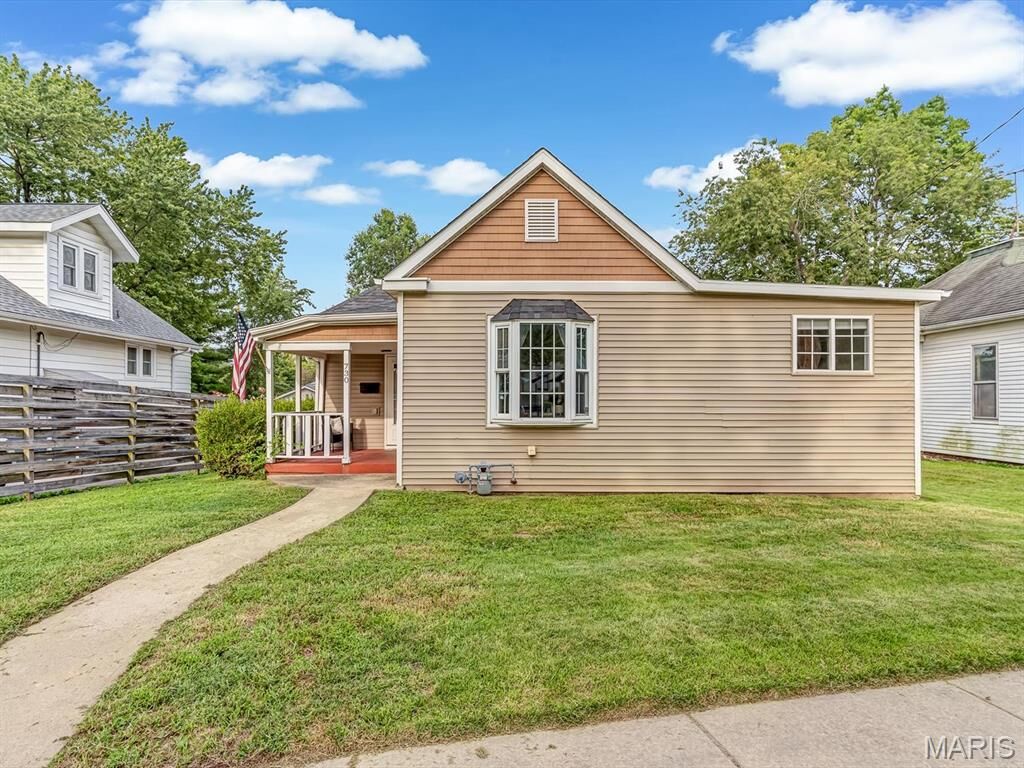 Property Photo:  730 Hale Avenue  IL 62025 