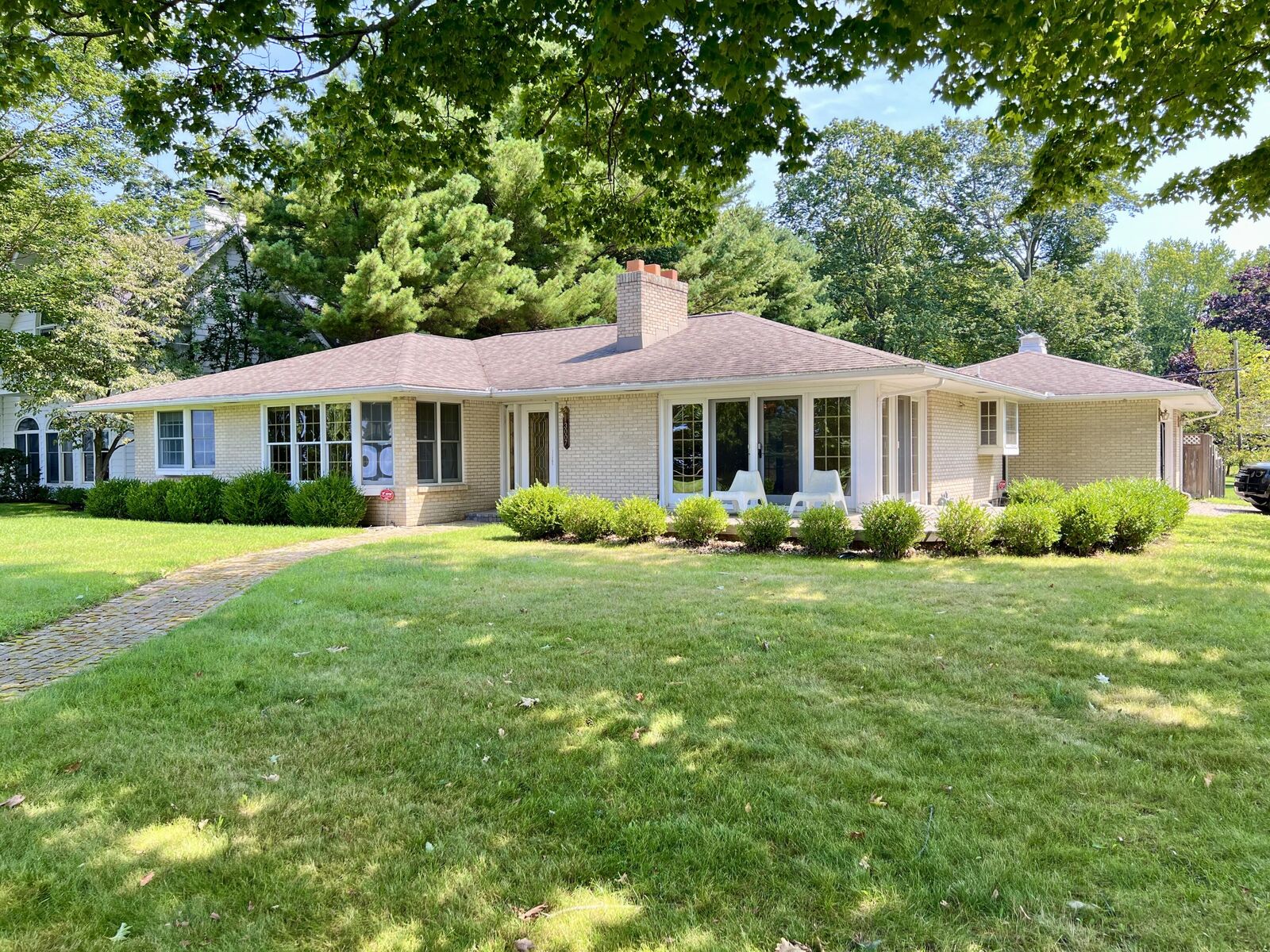 Property Photo:  3007 Lakeshore Drive  MI 49408 