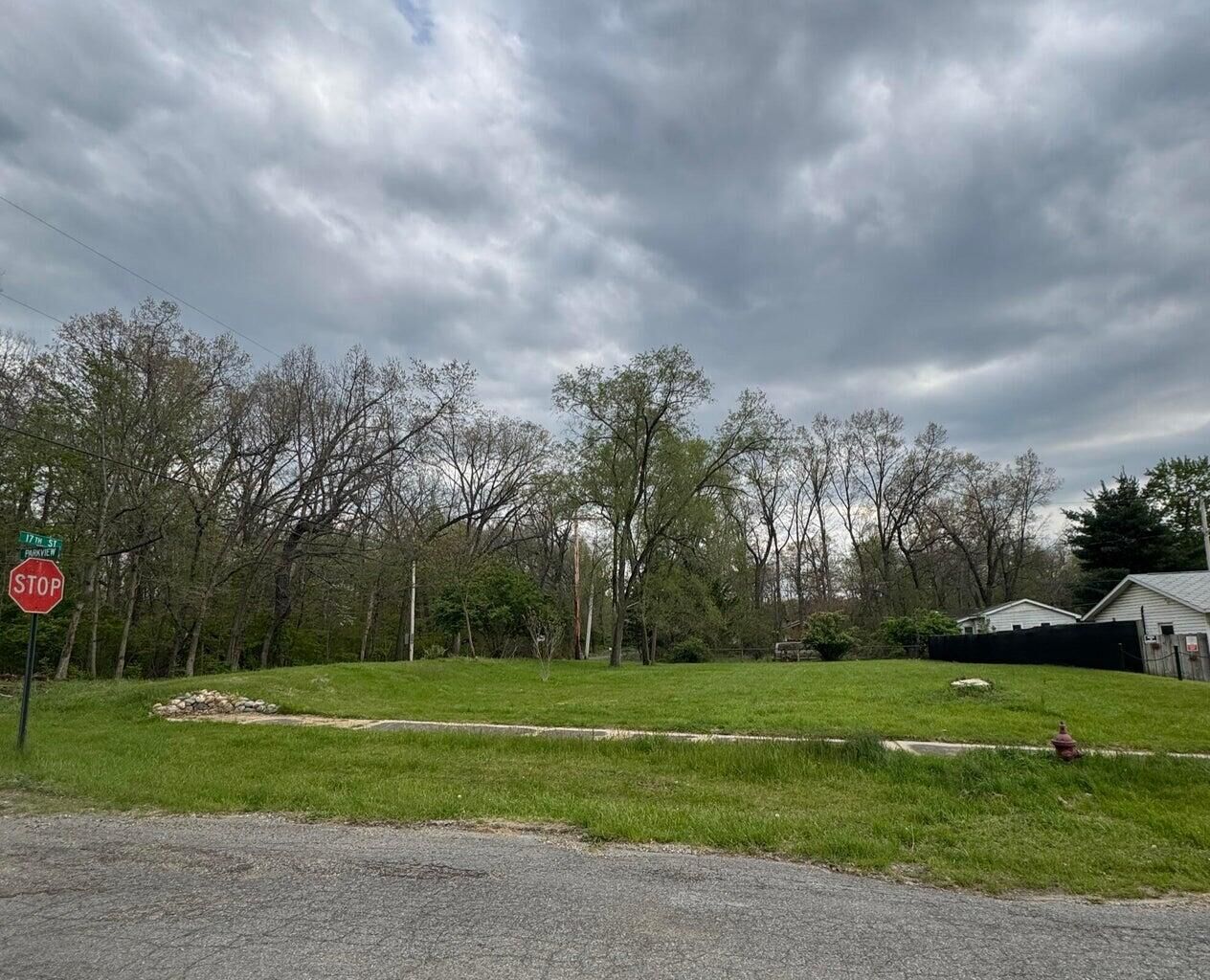 Property Photo:  1660 Parkview Drive  MI 49120 