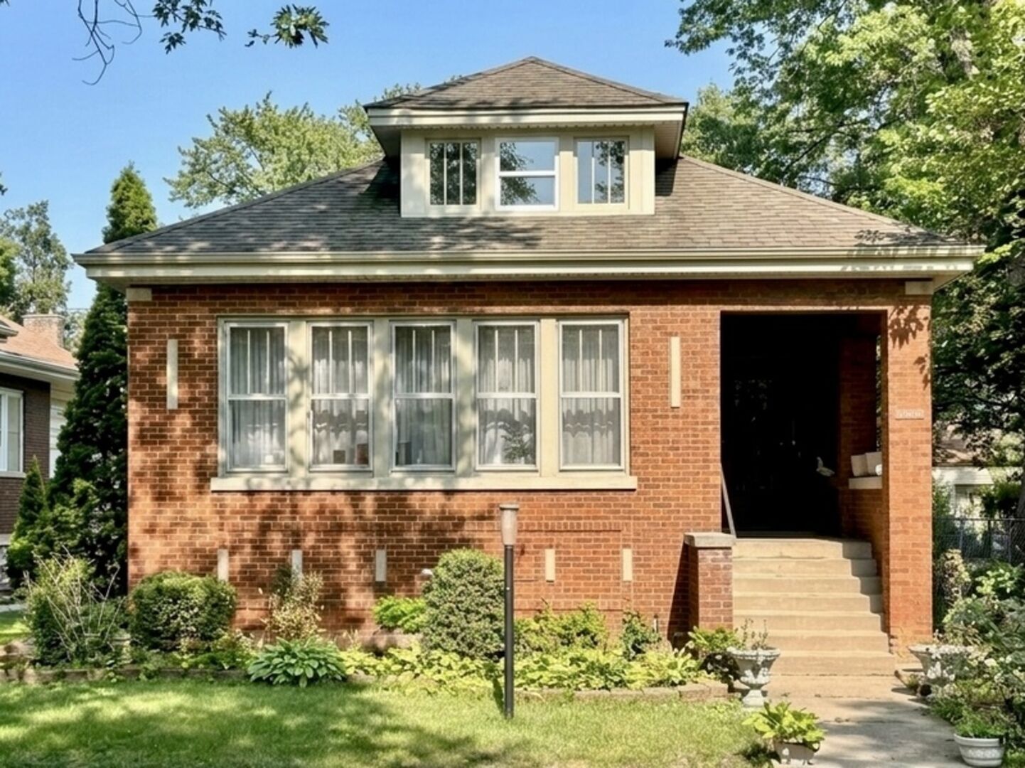 Property Photo:  10753 S Hale Avenue  IL 60643 