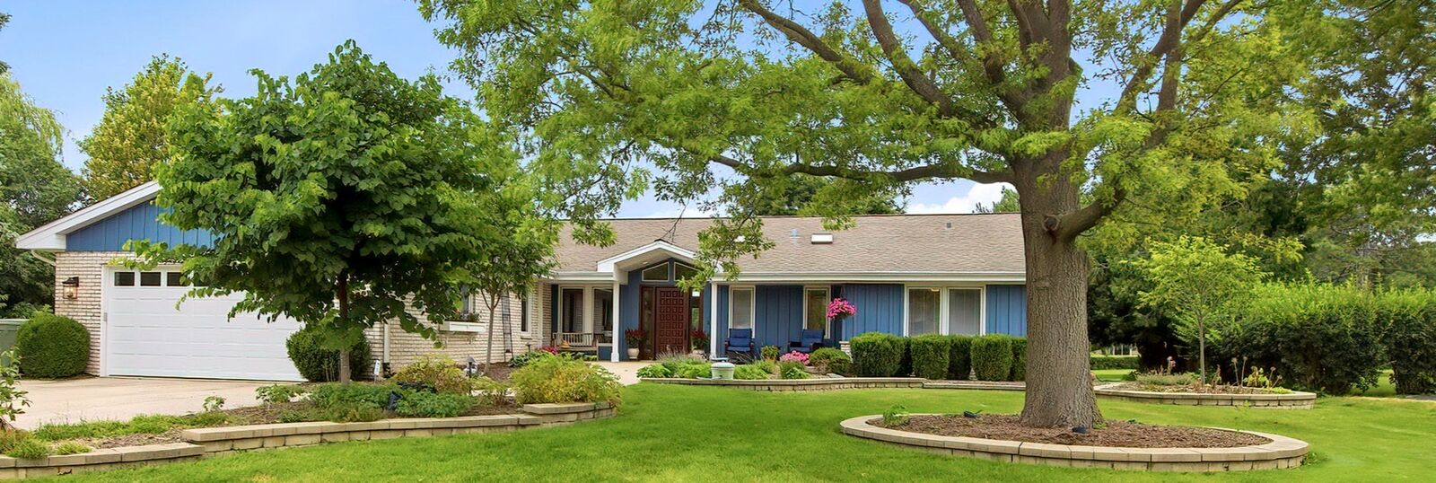 Property Photo:  1110 Lake Shore Drive N  IL 60010 