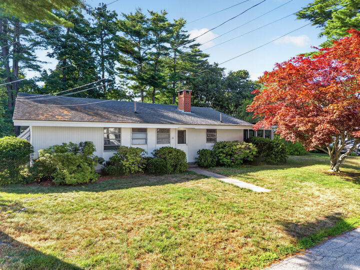 Property Photo:  31 Moorview Avenue  ME 03907 