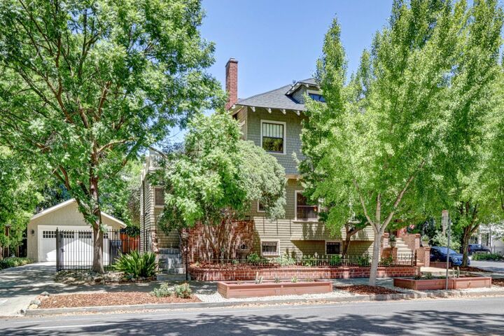 Property Photo:  2531 H Street  CA 95816 
