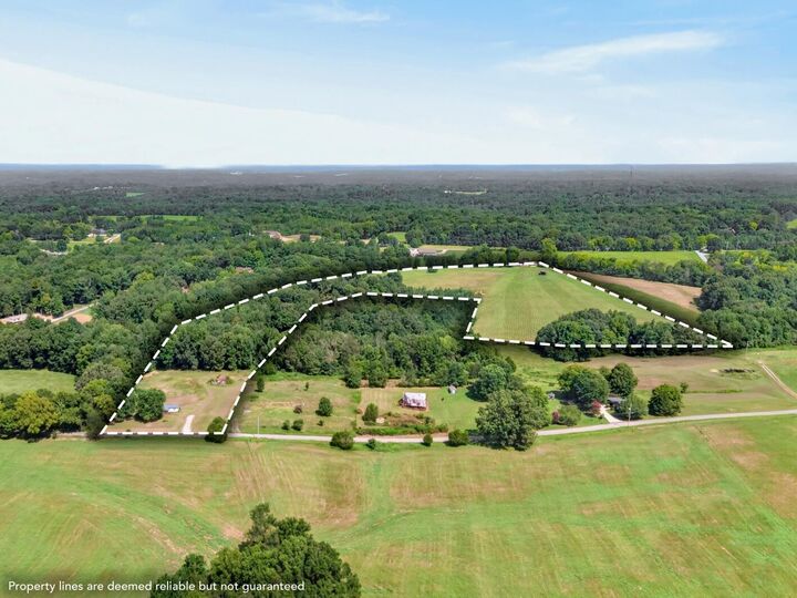 Property Photo:  635 Houston Fielder Rd  TN 37043 