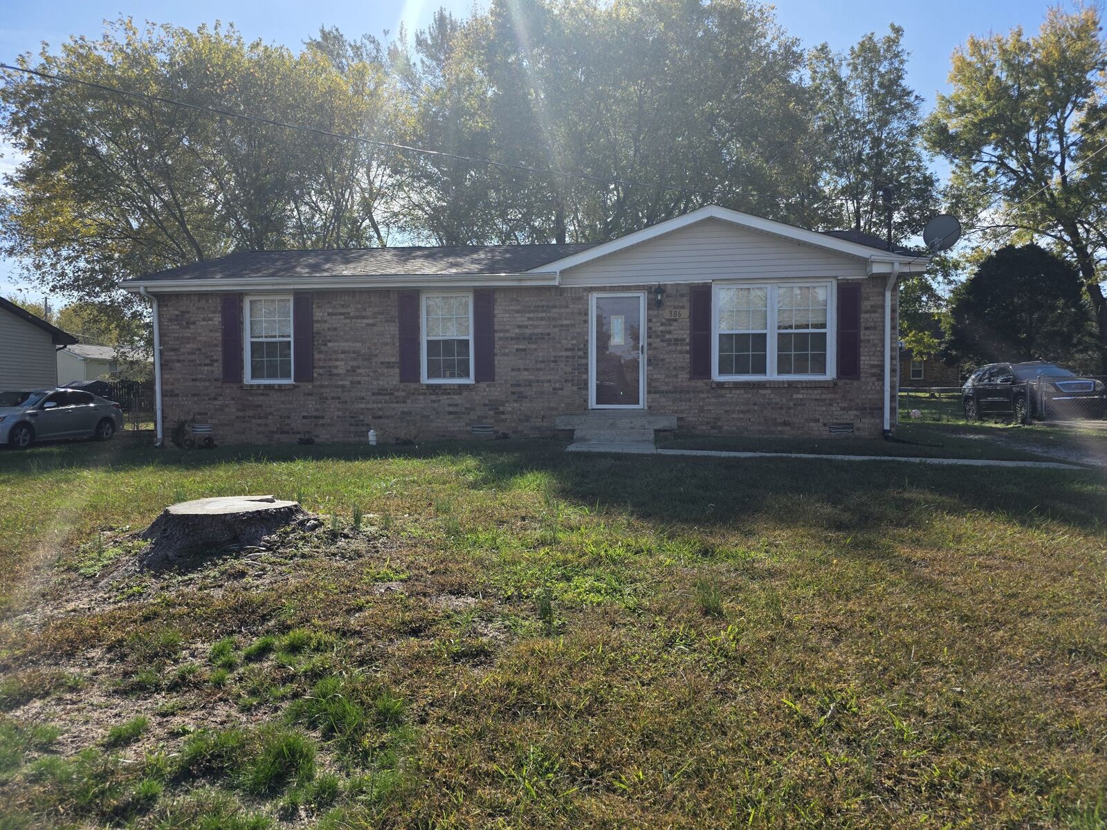 Property Photo:  386 Elaine Dr  TN 37042 