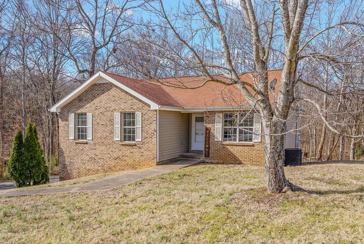 Property Photo: 1315 Hand Dr TN 37042