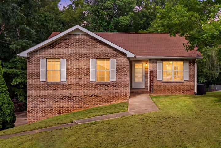 Property Photo:  1315 Hand Dr  TN 37042 