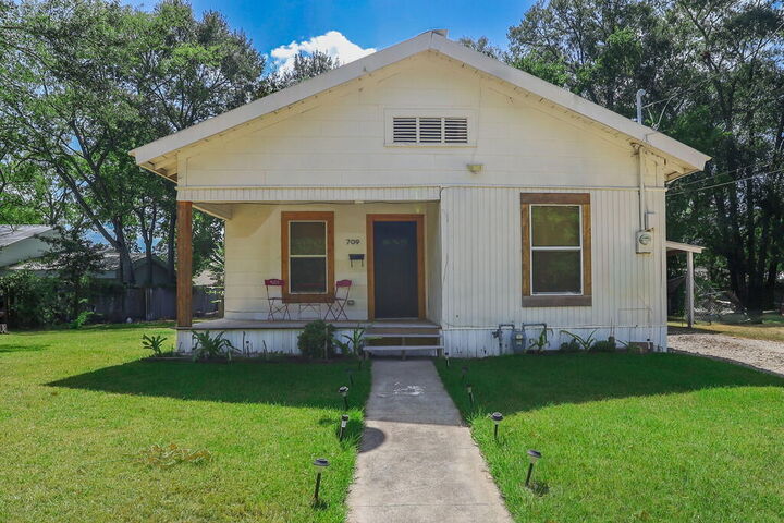 Property Photo:  709 Culverhouse Street  TX 75904 