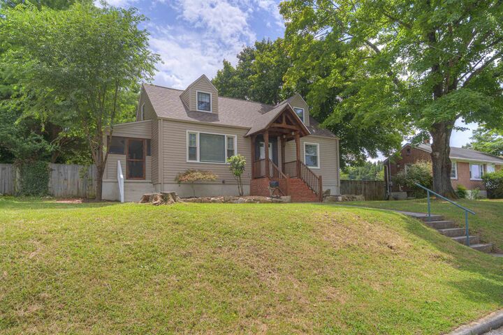 Property Photo:  214 Pershing Avenue  VA 24141 