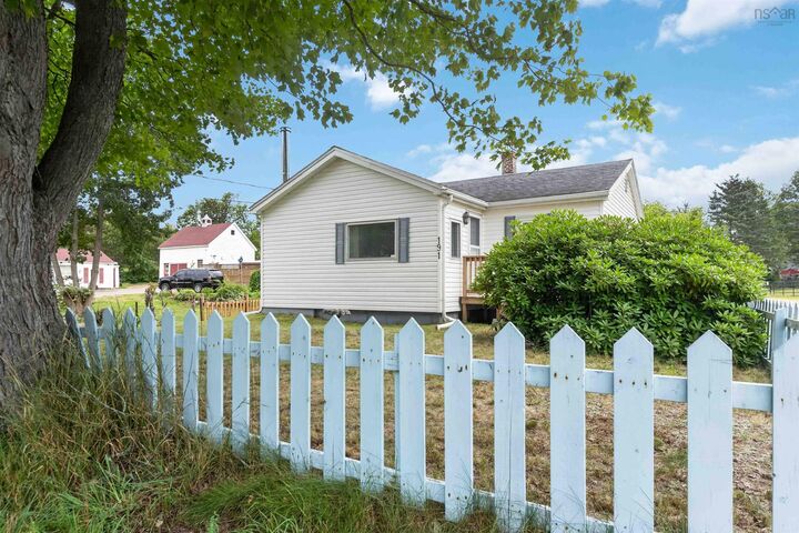 Property Photo: 191 Oakdene Avenue NS B4N 2C3