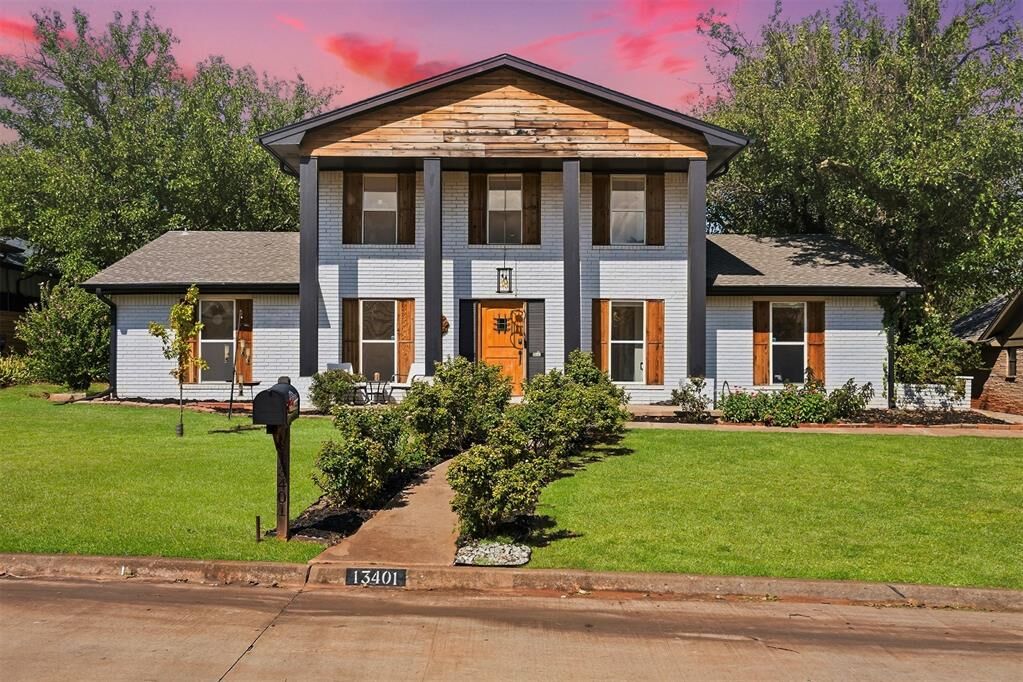 Property Photo: 13401 Inverness Avenue OK 73120