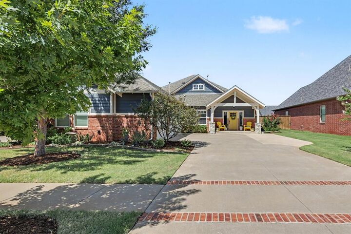 Property Photo:  8421 NW 134th Street  OK 73142 