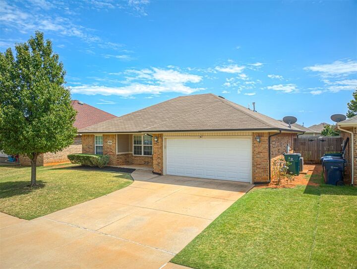 Property Photo:  11804 NW 133rd Street  OK 73078 