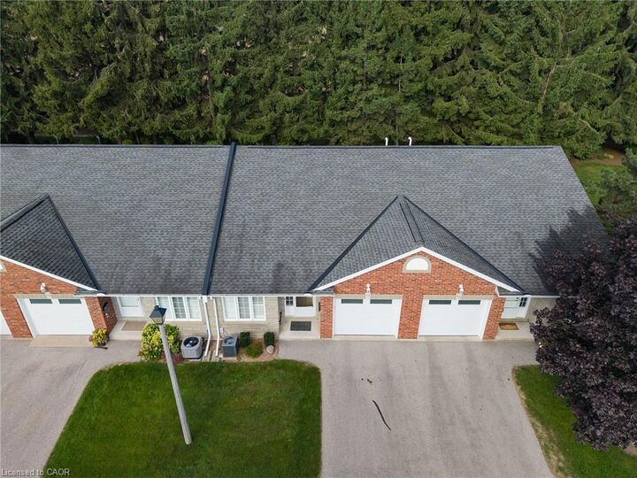 Property Photo: 150 Oak Street 17 ON N3Y 5M5