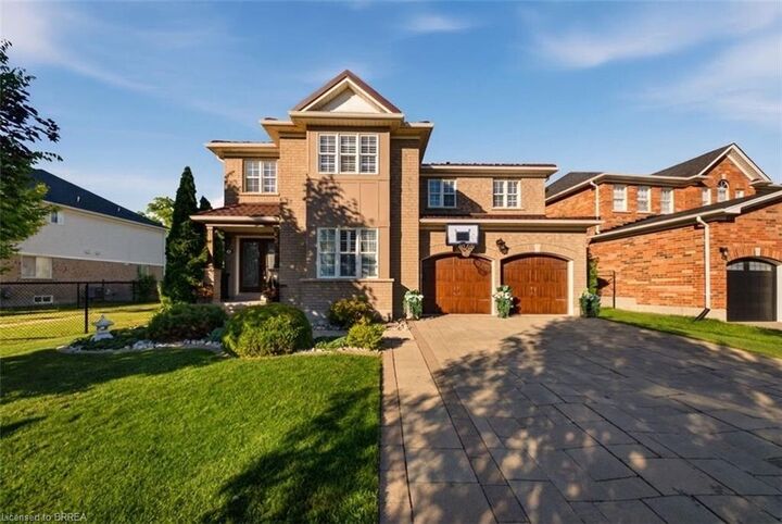 Property Photo: 75 Hunter Way ON N3T 0A2