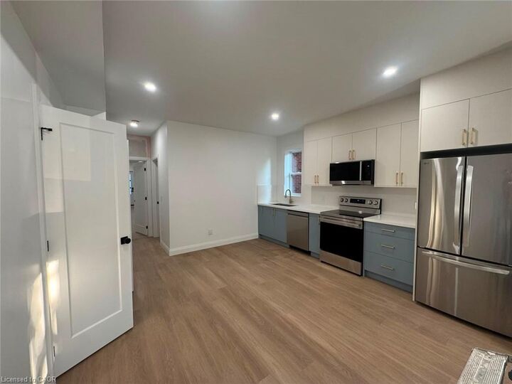 Property Photo:  17 White Avenue 2 Mf  ON M1C 1P1 
