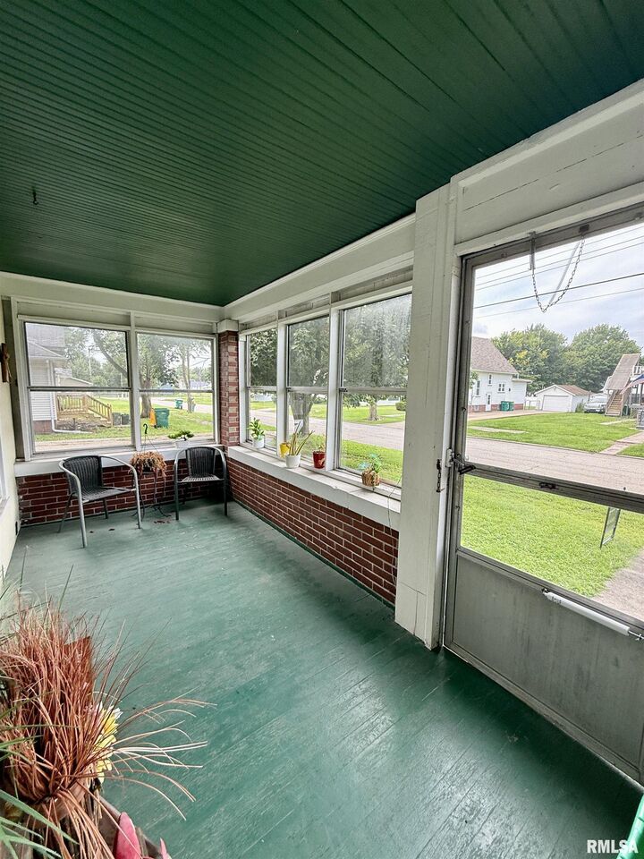 Property Photo: 85 Lake Street IL 61401