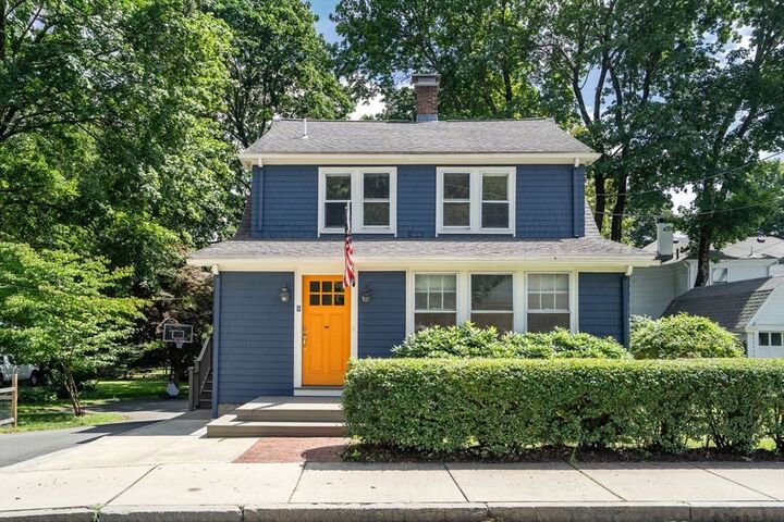 Property Photo:  5 Maple St  MA 02420 