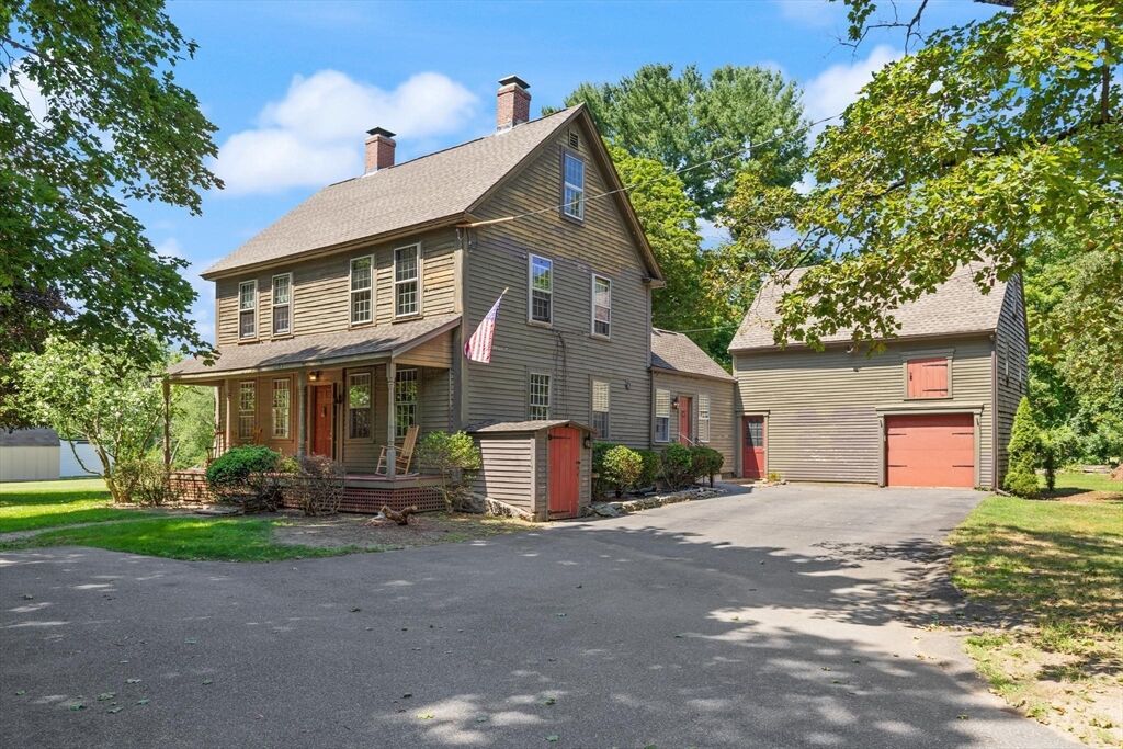 Property Photo:  10 Poquanticut Ave  MA 02334 