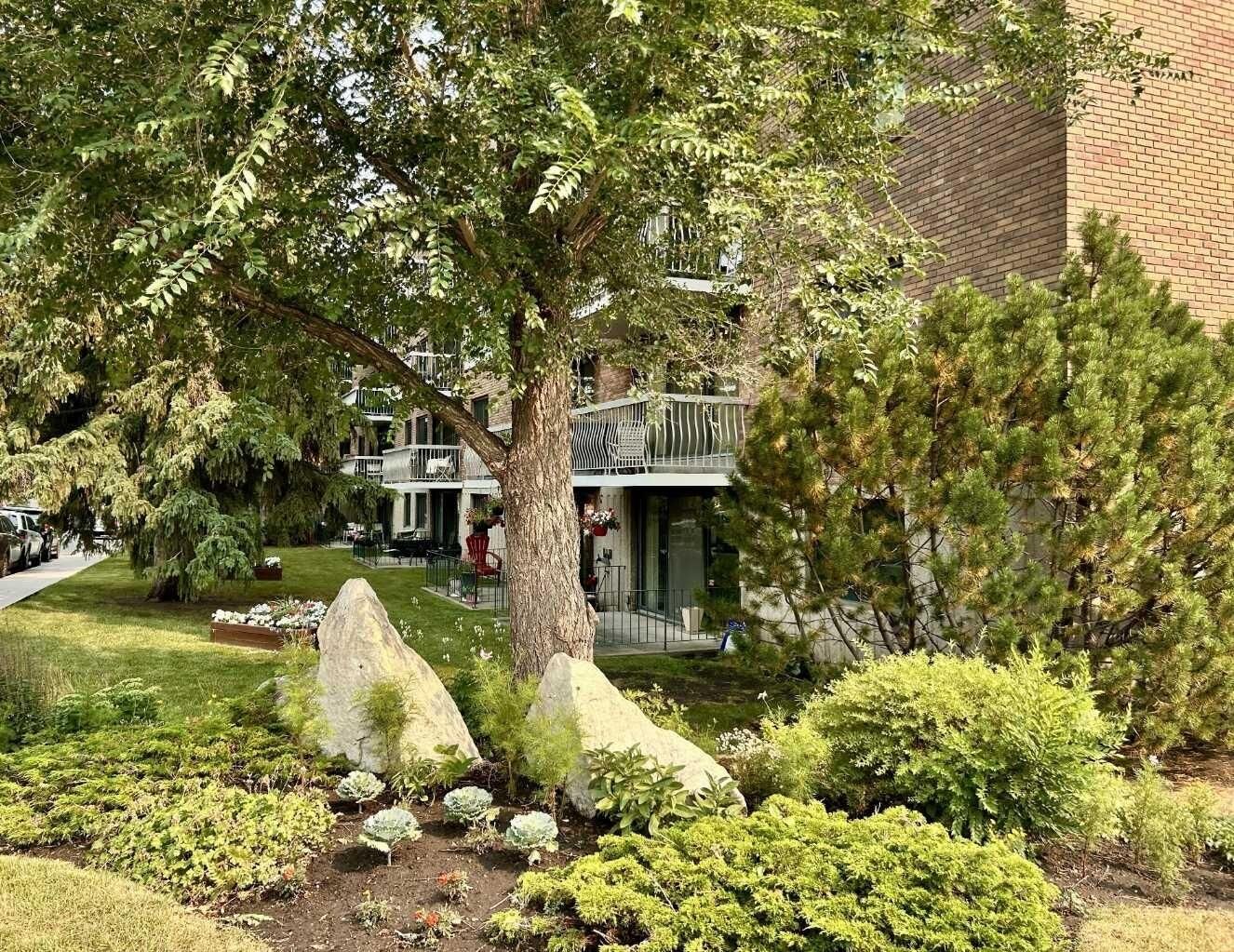 Property Photo: 521 57 Avenue SW 408 AB T2V 4N5