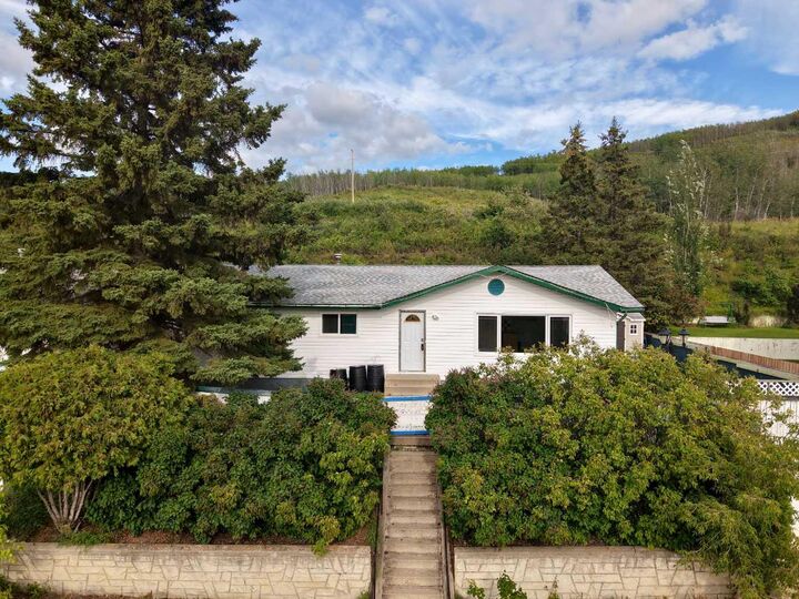 Property Photo: 11405 103 Street AB T8S 1M2