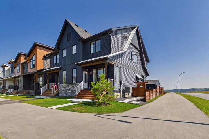 Property Photo:  182 Rowley Gate NW  AB T3L 0H7 