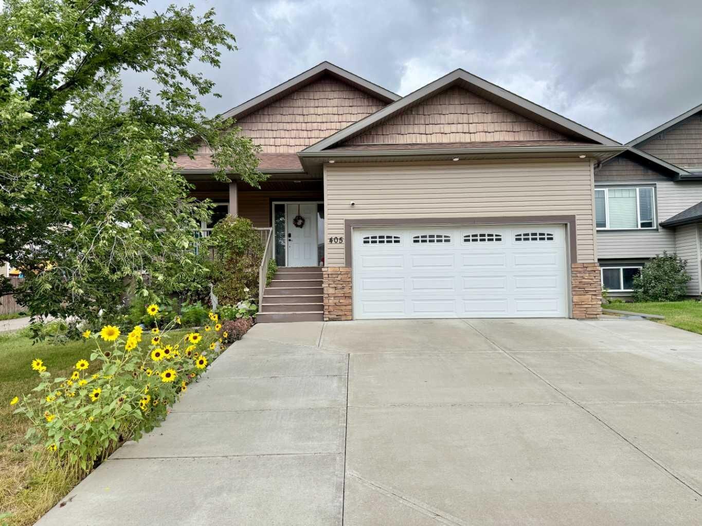 Property Photo: 405 Lake Way AB T0L 0V0