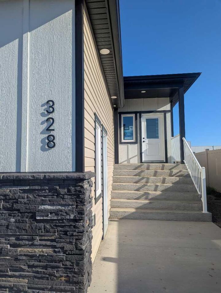 Property Photo: 328 Somerside Road SE AB T1B 0R2