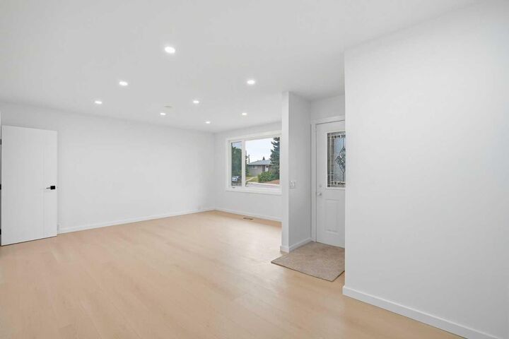 Property Photo: 52 Penedo Place SE AB T2A 3N8