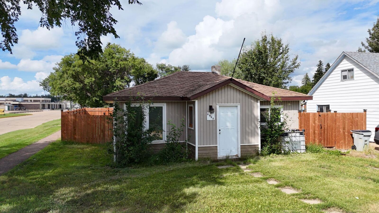 Property Photo:  4944 56th Avenue  AB T0G 1E0 