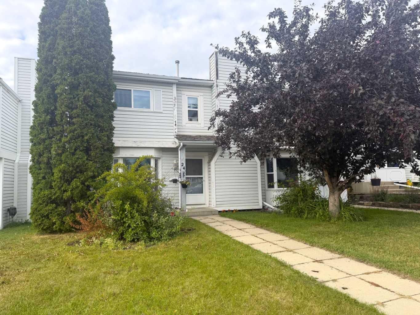Property Photo:  24 Ellenwood Drive  AB T4R 2E3 