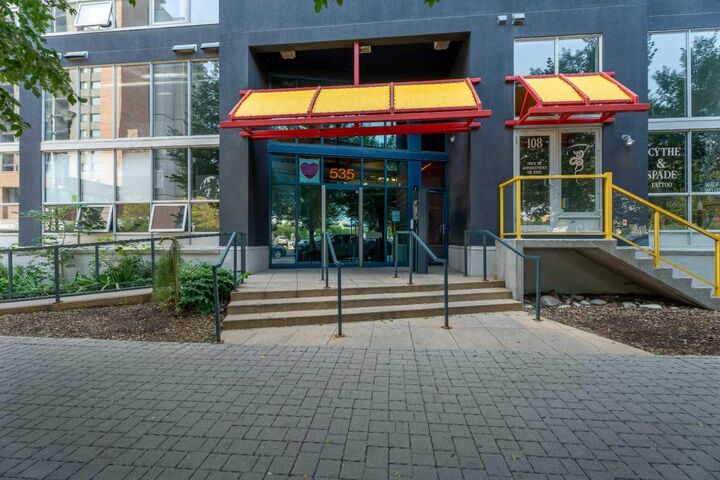 535 8 Avenue SE 215 — photo 1