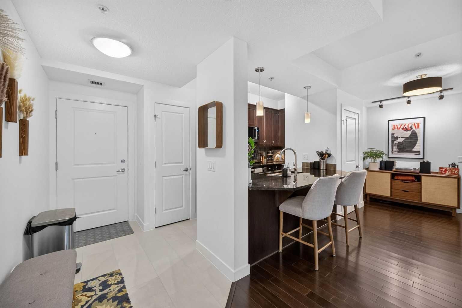 Property Photo:  108 25 Avenue SW 402  AB T2S 0K9 