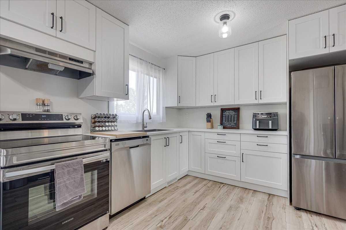 Property Photo:  22 Greenham Drive  AB T4P 2X4 
