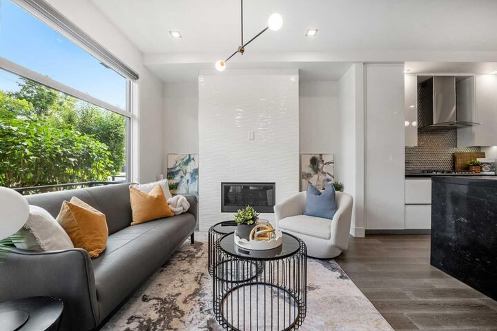 Property Photo:  1103 4 Street NE  AB T2E 8A8 