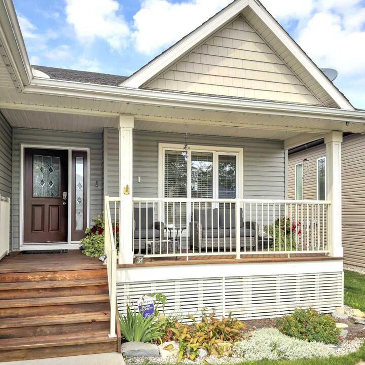 Property Photo: 128 12 Ave NE AB T0M 1X0