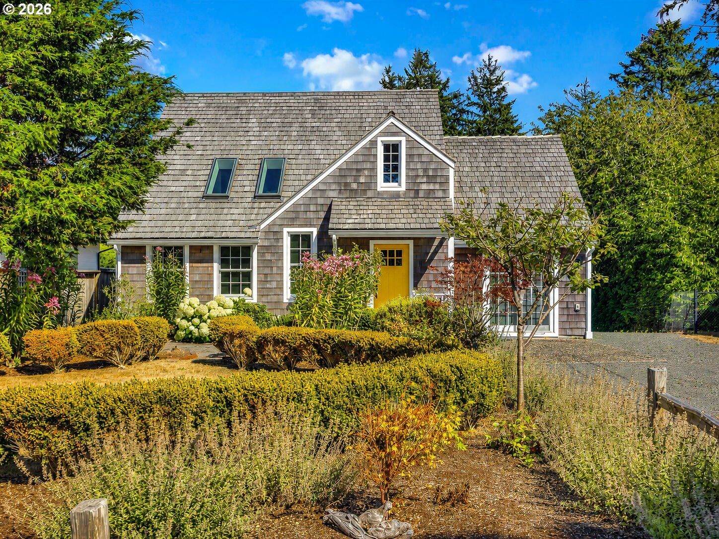 Property Photo:  967 N Cottage Ave  OR 97138 