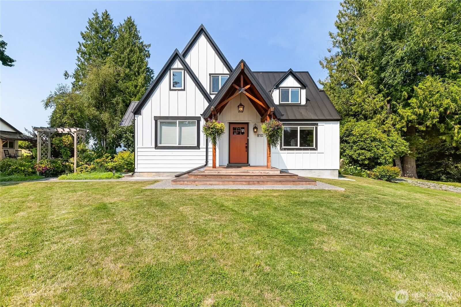 Property Photo:  810  H St Road  WA 98264 