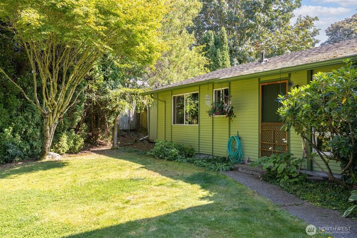 Property Photo:  875  St Andrews Way  WA 98229 