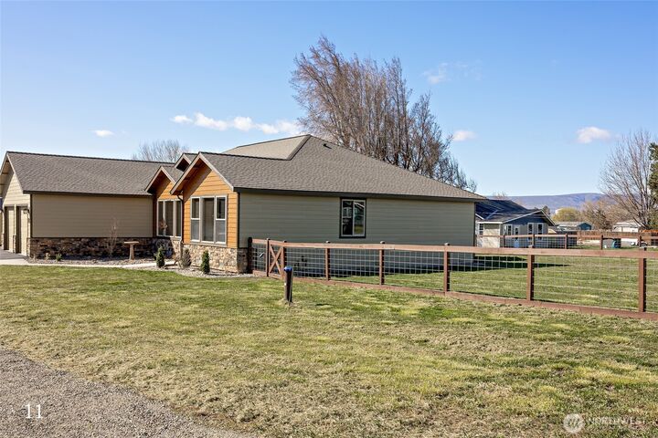 Property Photo:  41  Lyle Creek Lane  WA 98926 