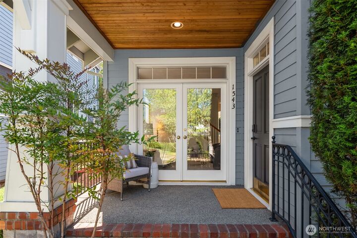Property Photo: 1543 NE Iris Street WA 98029